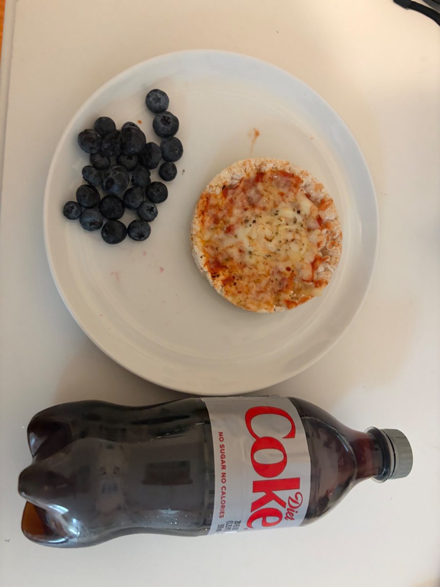Charlie117814's tweet photo. Trying to gaslight myself into thinking this is practically a pizza https://t.co/T4GVXS1zrS