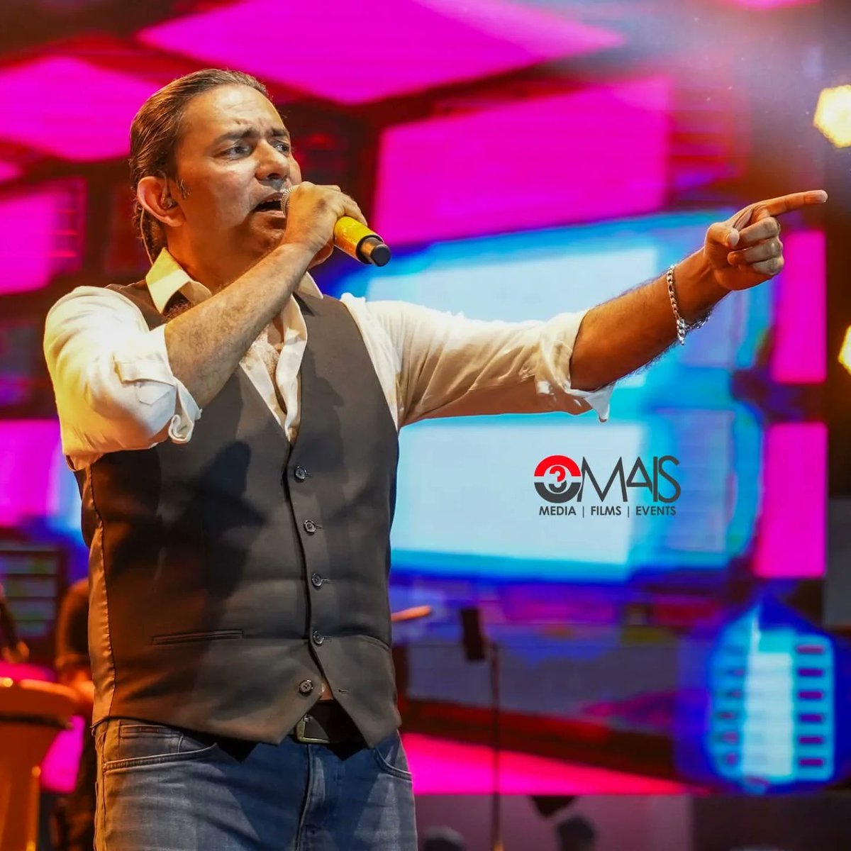 EleanoraFlsa's tweet photo. Capturing the legend once again at the same venue, with the same vibe! We were thrilled to cover @thesajjadali’s concert yesterday. Big thanks to our team for making it happen. https://t.co/Wdc5odu1WV