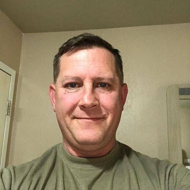 HillaryMic5929's tweet photo. @Johnmut31432685 I need a serious relationship okay, the picture on my profile was my sister, I'm using her account okay https://t.co/ao2gpT9lbU
