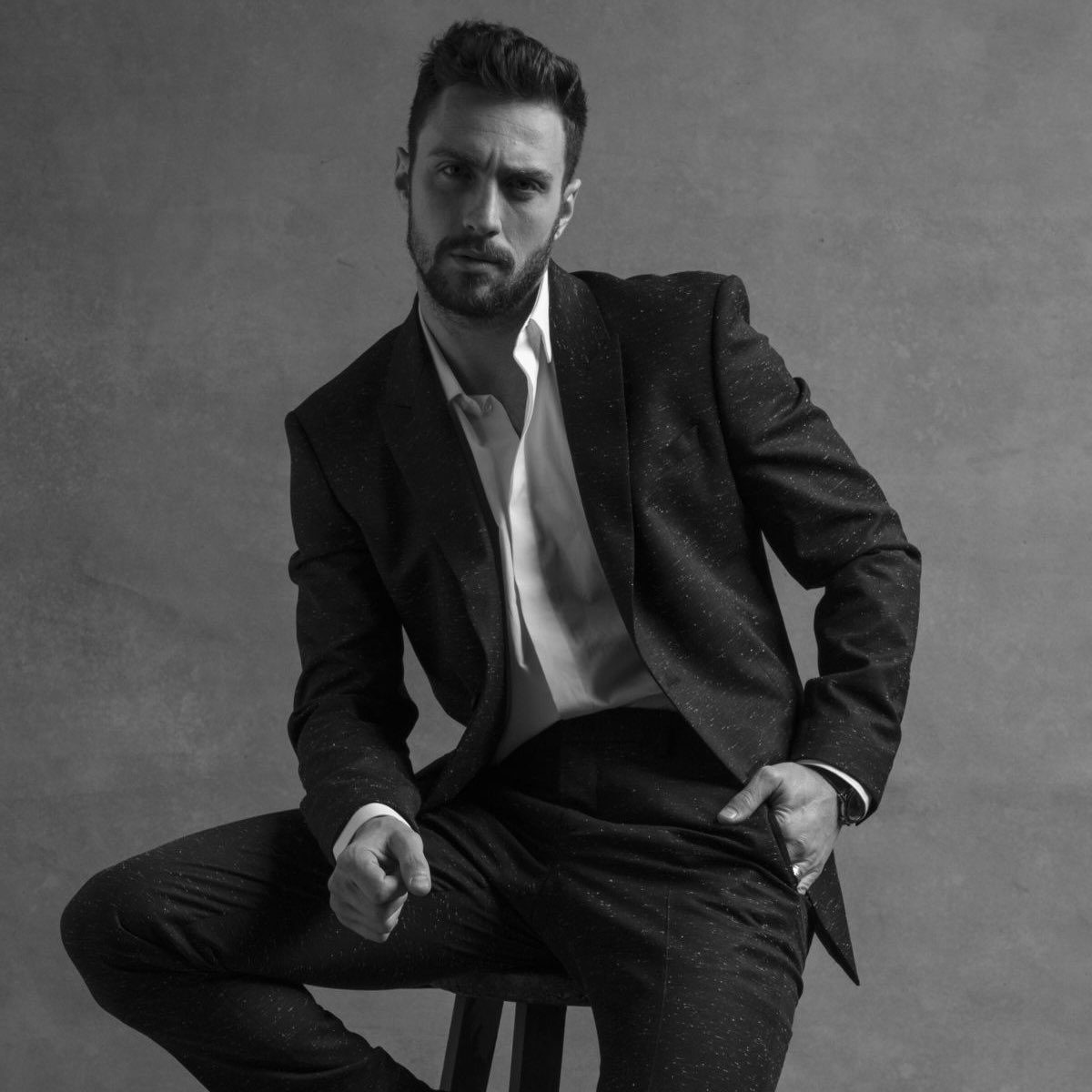 americanreqiuem's tweet photo. Aaron Taylor Johnson and Selena Gomez will star as Romeo and Juliet in Robert Eggers’ adaptation of the Shakespearean tragedy. 

Set to be distributed by Focus Features. https://t.co/m7gtjDxnSP