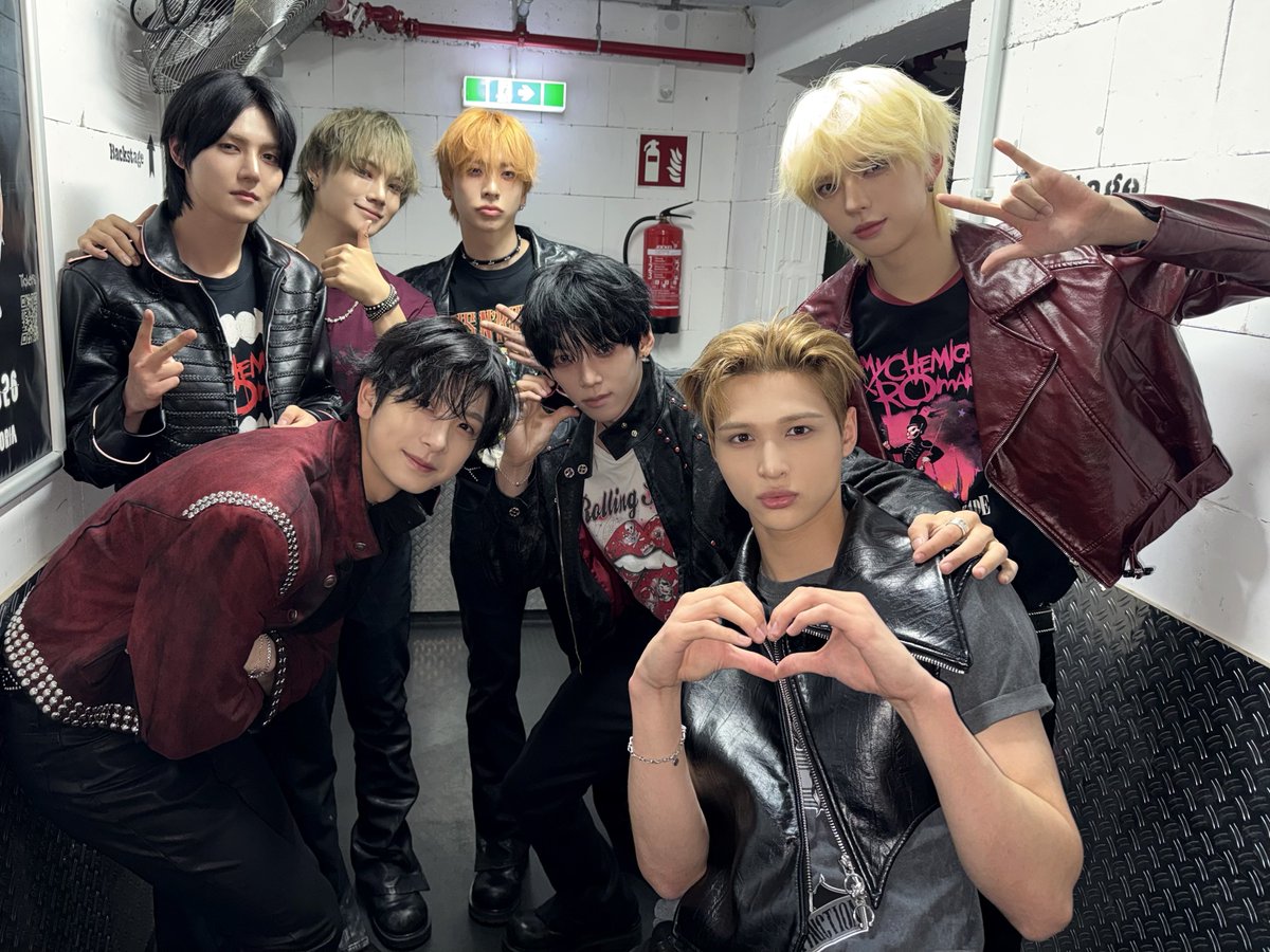 _AMPERSANDONE_'s tweet photo. [📸] 2026 AMPERS&amp;ONE LIVE TOUR ‘Born To Define’ IN COLOGNE

#앰퍼샌드원 #AMPERSANDONE #Born_To_Define https://t.co/orZPxztqMD