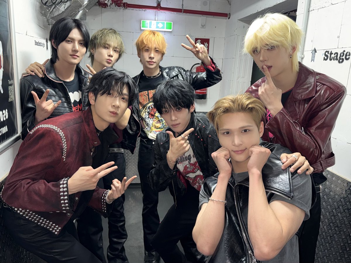 _AMPERSANDONE_'s tweet photo. [📸] 2026 AMPERS&amp;ONE LIVE TOUR ‘Born To Define’ IN COLOGNE

#앰퍼샌드원 #AMPERSANDONE #Born_To_Define https://t.co/orZPxztqMD