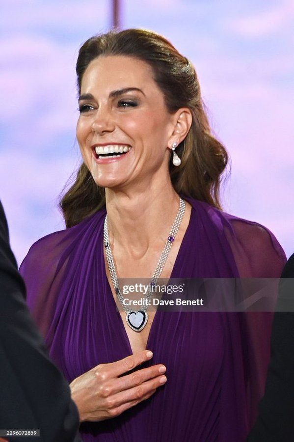 Canellelabelle's tweet photo. What a Natural beauty she is🤩
And her best accessory is that megawatt bright smile of hers that is so contagious ♥️
#PrincessofWales https://t.co/bUBi2CHHv5