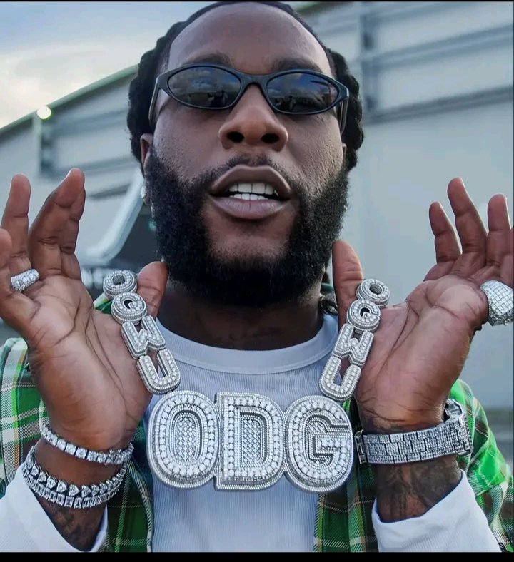 smallnsnv's tweet photo. Swagun https://t.co/eAhTW5cRyb