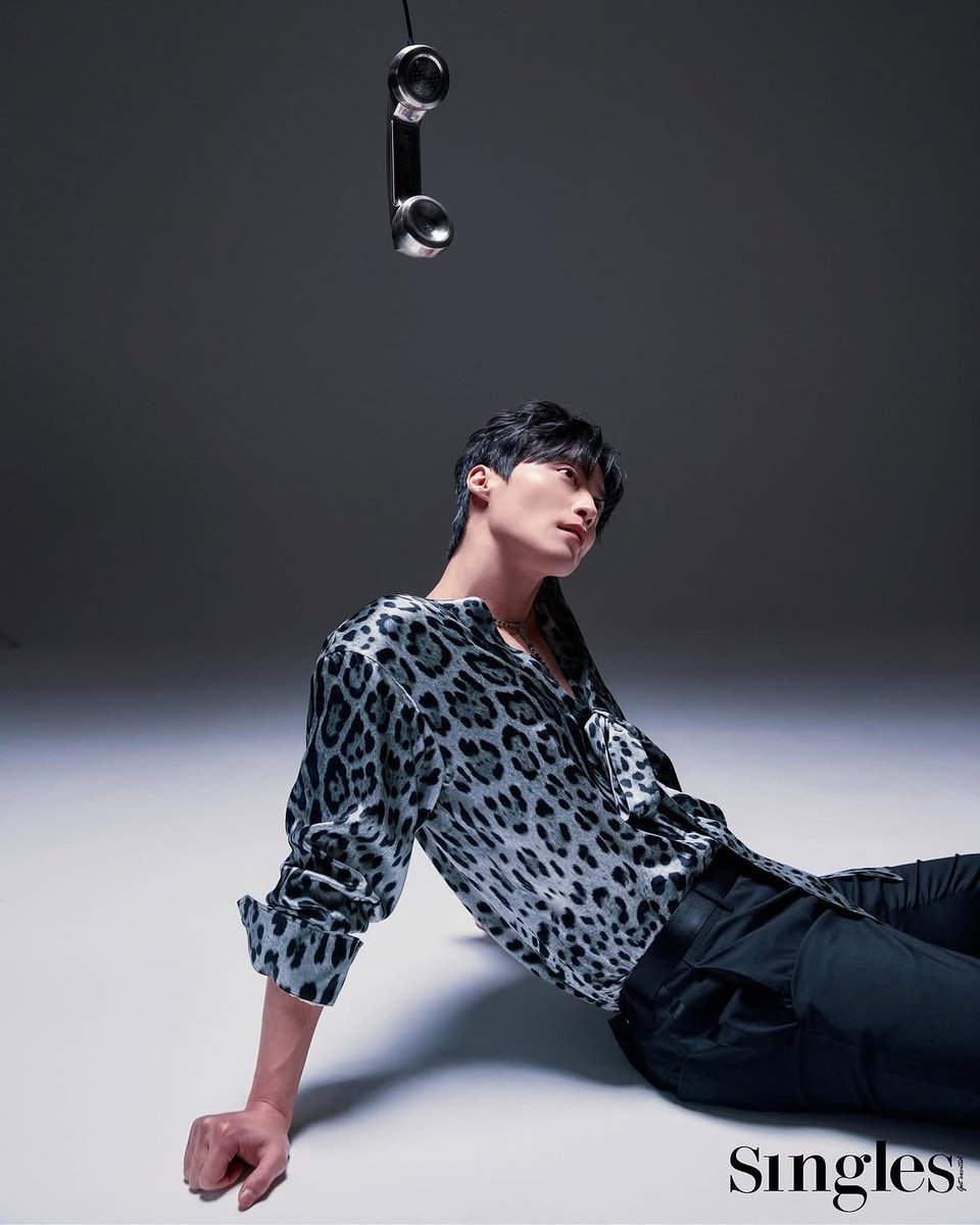 jun060909's tweet photo. 허남준 이런 느낌으로 화보 더 찍어줘 ･̆-･̆
호피 완젼 극혐인데 호남준 앙나 찰떡 이라 평소에 입고 다녀도 ㅇㅈ https://t.co/5bVRuXMi7g
