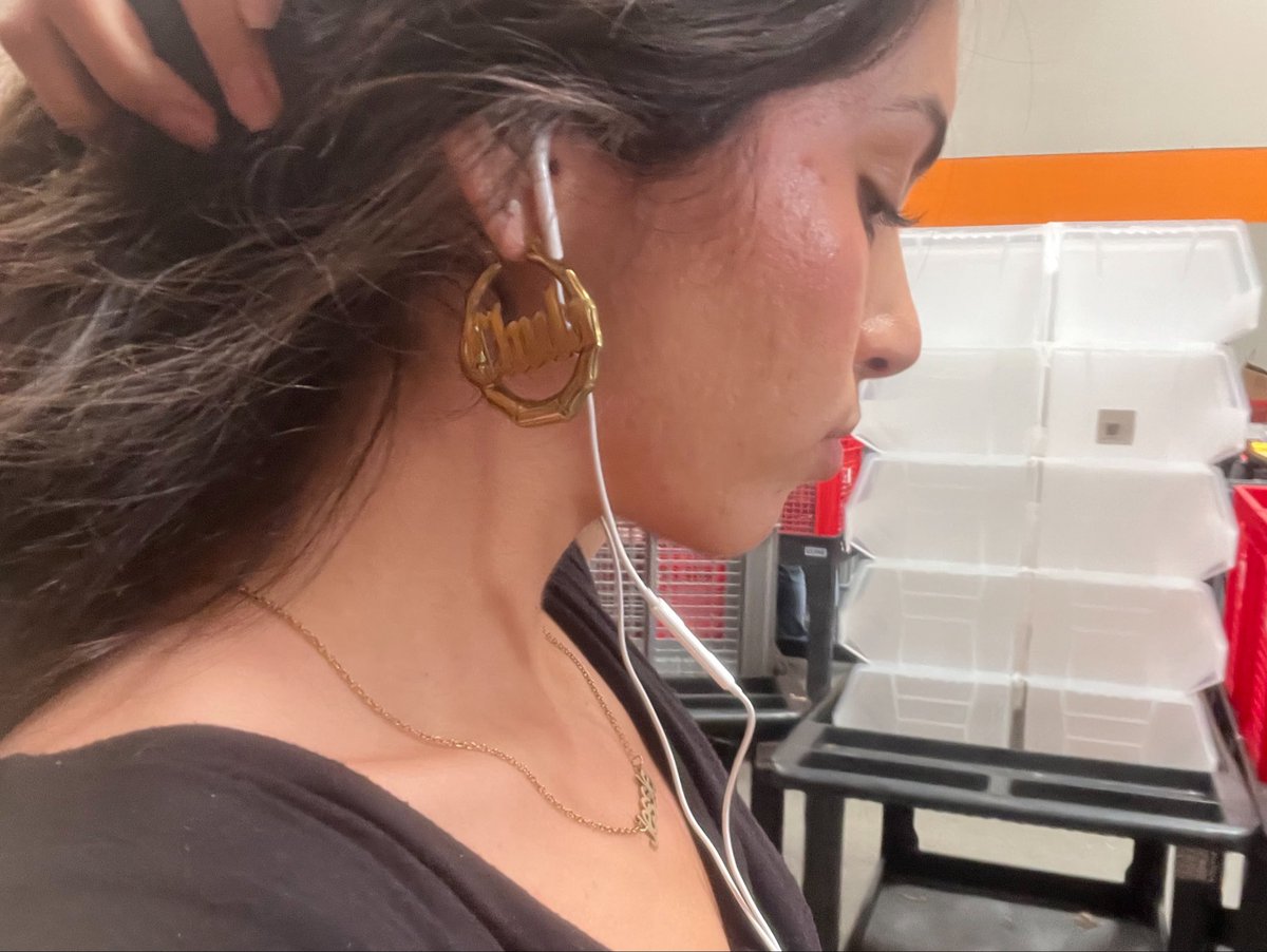 kushc1ty's tweet photo. beach and my chula earrings 👐 https://t.co/hm0DBJ6NyK