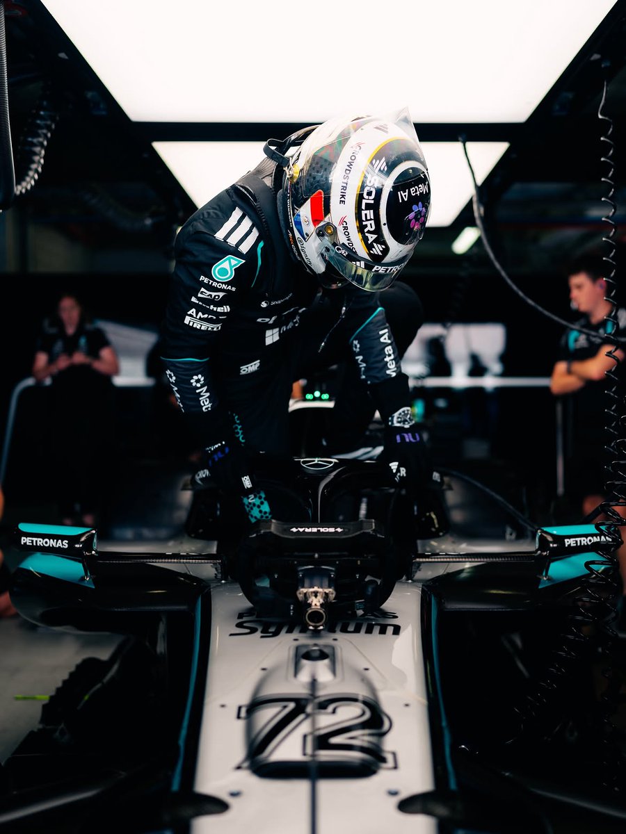 mexicogp's tweet photo. Hay días que un país entero recuerda para siempre. 🇵🇾

Joshua Dürksen se convirtió hoy en el primer paraguayo en manejar un monoplaza de Formula 1, con Mercedes en Portimão. "El sueño de toda una vida", escribió.

📸 @JoshuaDuerksen1 https://t.co/jjvNziUyqm