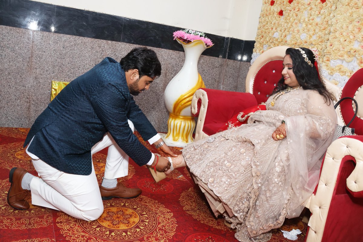 RebeckaAnnim's tweet photo. From a dream in my heart to forever at my feet—my husband putting payal on me. A precious moment I’ll cherish forever. https://t.co/MYP7gmWu0f