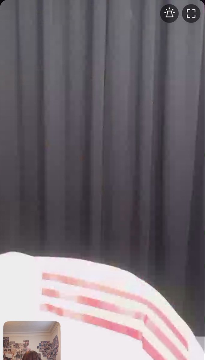 nilsberrie's tweet photo. talking to eunil is so funny bc half the time he’s off screen cackling at something 🫩 https://t.co/CRV2HfNKLB