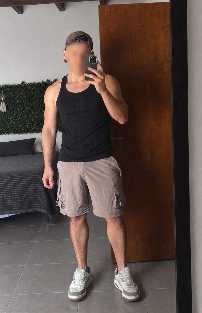timlaxxx's tweet photo. Hey #Chicago I’m Tim, new in town, retweet this if you are in the area and want to fuck 😈 https://t.co/bReZqptNzj