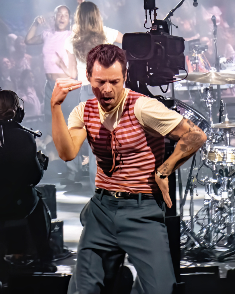 amymckeonphoto's tweet photo. Harry Styles (@Harry_Styles) - Together Together - New York City MSG N7 (09.09.26) #TogetherTogether #MSGN7 https://t.co/nW6ARhbL8w