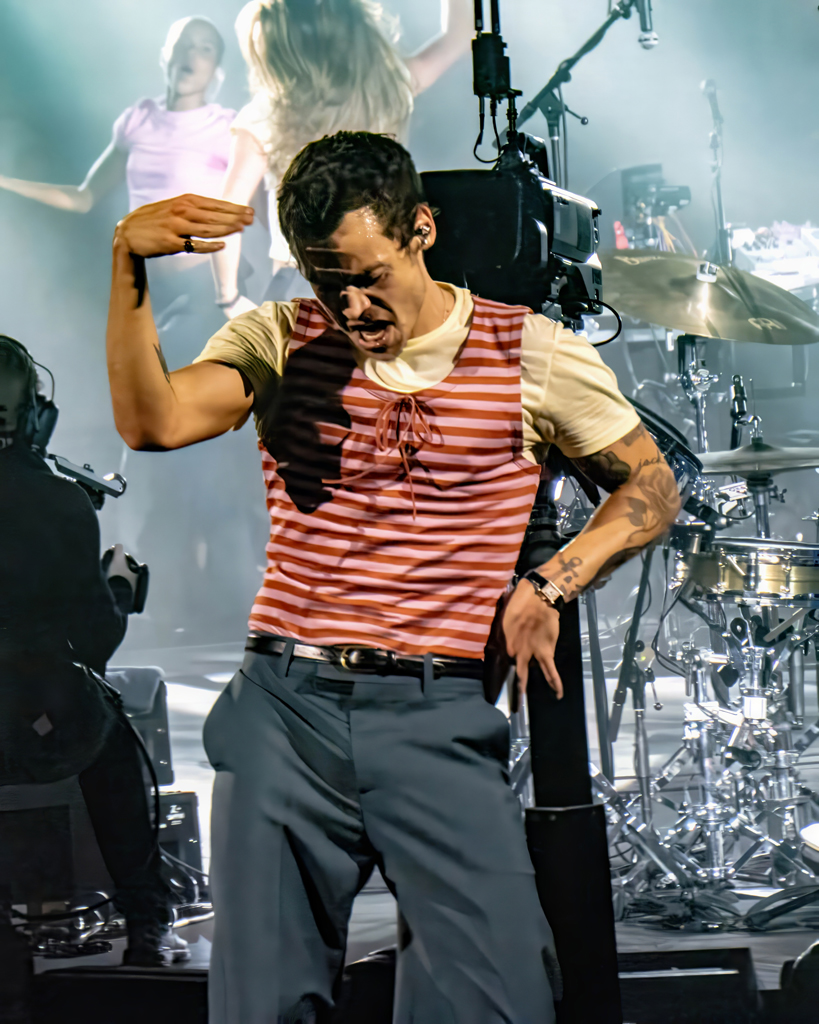 amymckeonphoto's tweet photo. Harry Styles (@Harry_Styles) - Together Together - New York City MSG N7 (09.09.26) #TogetherTogether #MSGN7 https://t.co/nW6ARhbL8w