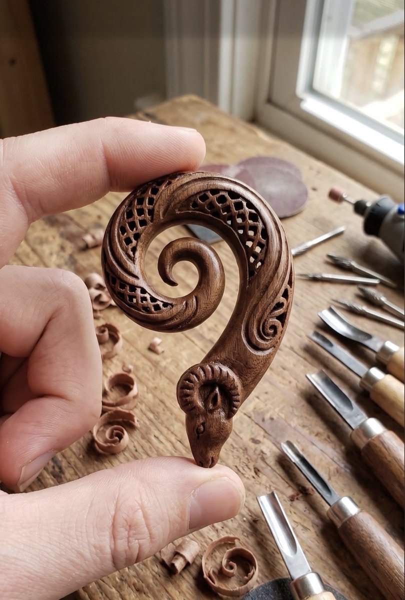 wrwassociation's tweet photo. A group of 3 exceptional carvings from classical to caricature to ornament https://t.co/P9l1QEsfLj