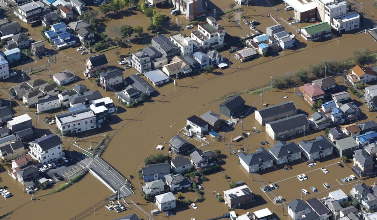 PotokInfo's tweet photo. THE PACIFIC RAGES. THE ATLANTIC HAS BEEN QUIET FOR 112 YEARS

Typhoon ‘Duzhuan’ swept through Japan. At least four people have died and six are missing. There have been landslides, flooded neighbourhoods and more than 45,000 homes are without power. Hundreds of homes have been damaged, and evacuations are underway in Tibe.
Meanwhile, in the eastern Pacific, Hurricane Polo has intensified to a Category 5 storm.
The Atlantic, on the other hand, is experiencing a season without a single hurricane. This hasn’t happened for 112 years. A strong El Niño in the Pacific is being blamed.
One ocean is breaking records for calm. The other is flooding the Kanto region.
#Japan #typhoon #Duzhuan #HurricanePolo #ElNiño #Kanto #weather