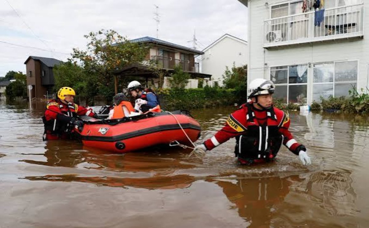 PotokInfo's tweet photo. THE PACIFIC RAGES. THE ATLANTIC HAS BEEN QUIET FOR 112 YEARS

Typhoon ‘Duzhuan’ swept through Japan. At least four people have died and six are missing. There have been landslides, flooded neighbourhoods and more than 45,000 homes are without power. Hundreds of homes have been damaged, and evacuations are underway in Tibe.
Meanwhile, in the eastern Pacific, Hurricane Polo has intensified to a Category 5 storm.
The Atlantic, on the other hand, is experiencing a season without a single hurricane. This hasn’t happened for 112 years. A strong El Niño in the Pacific is being blamed.
One ocean is breaking records for calm. The other is flooding the Kanto region.
#Japan #typhoon #Duzhuan #HurricanePolo #ElNiño #Kanto #weather