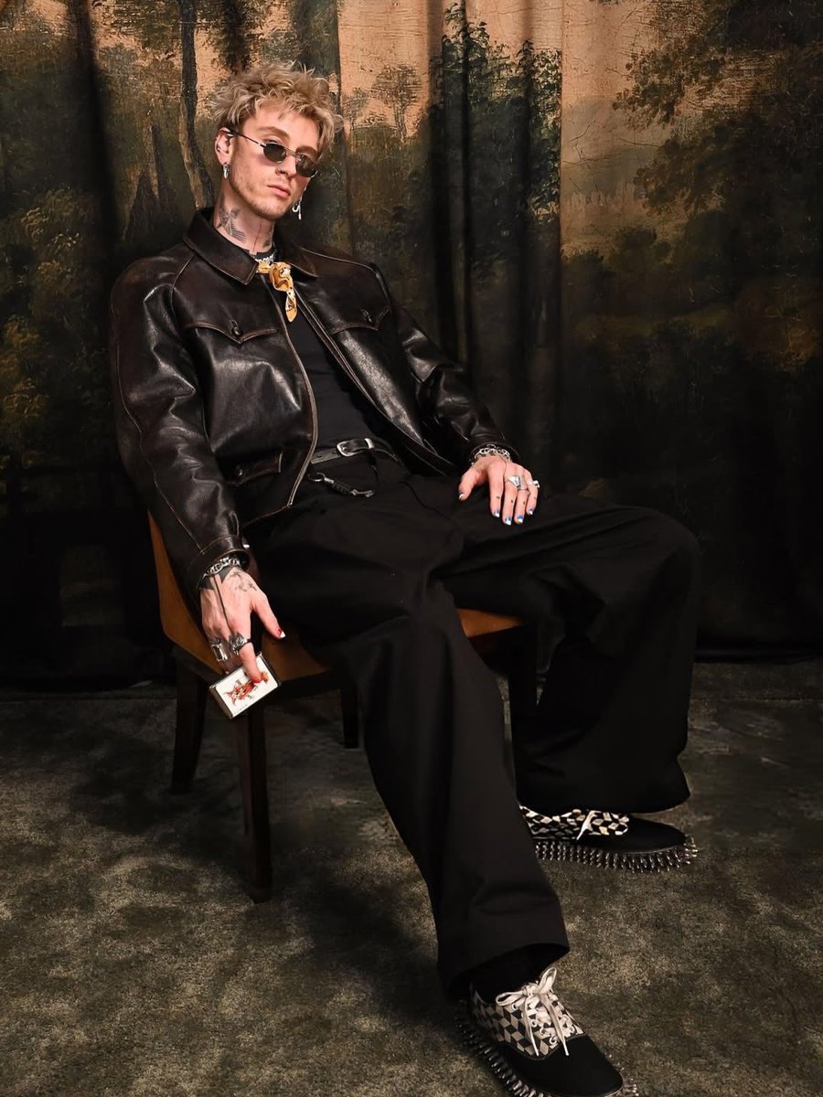 mgkscandy's tweet photo. i love model gun kelly https://t.co/A1leJhRsfR