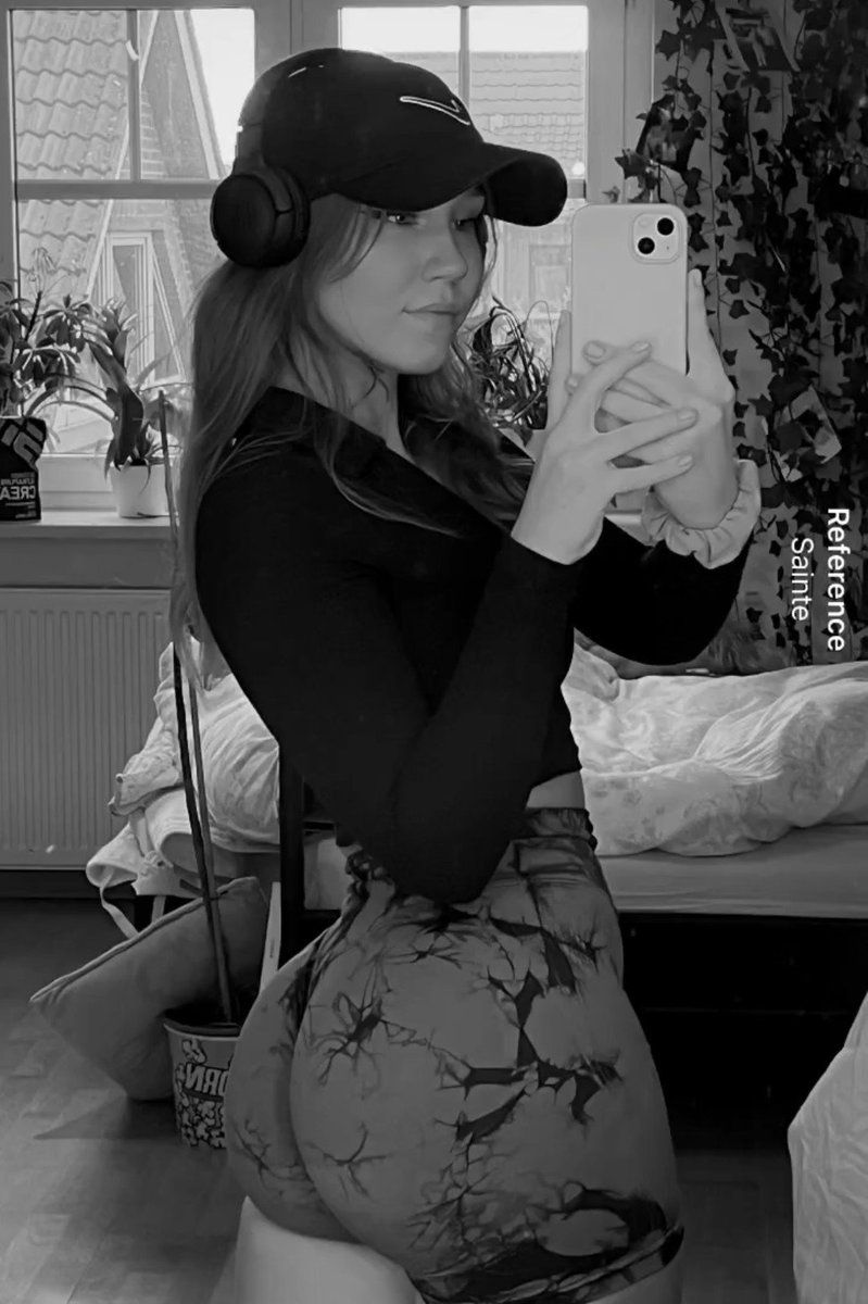 Finlover1abl's tweet photo. Cuck sent over his favourite irl. Pretty girl. DM me for her insta. #cuck #irl #submit #findom https://t.co/KPB0TfgKps