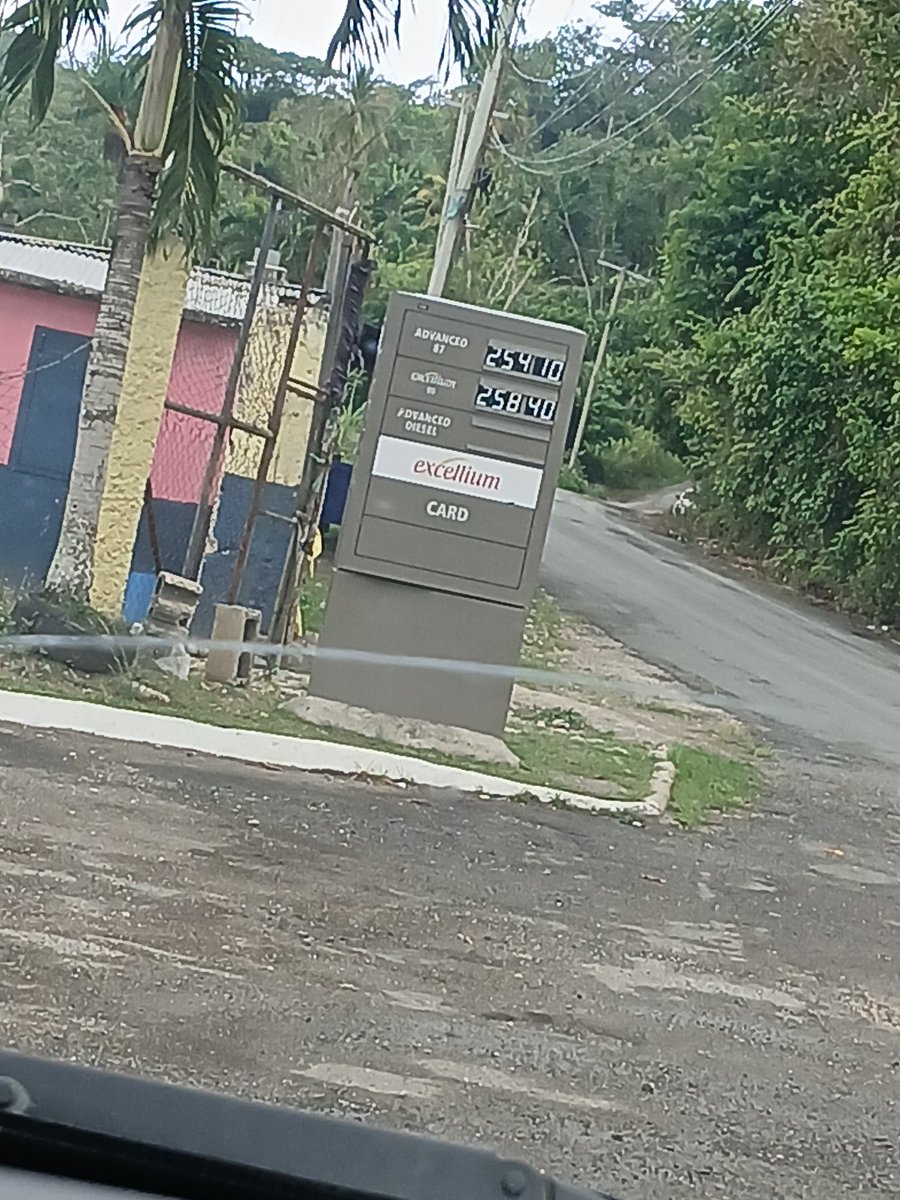 buzzoolive's tweet photo. @charlie116brown Still likkle bit better fimi inna the hills 🤭🤭 https://t.co/ACzP8W5Sae