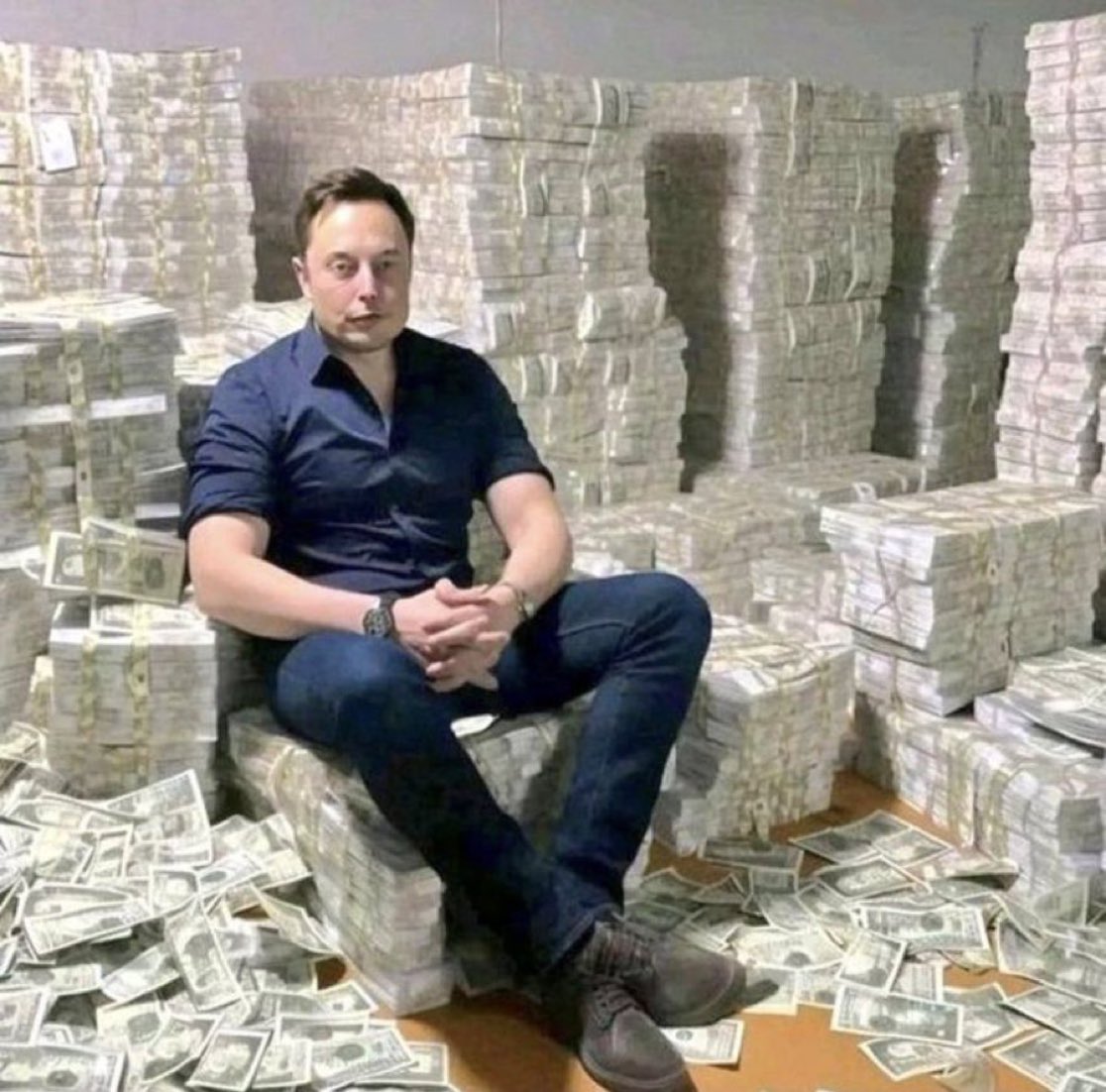 xElonEraFan's tweet photo. If Elon Musk makes you a billionaire overnight… what changes first?

A. Lifestyle 💎
B. Friends 👀
C. Mindset 🧠
D. Nothing 😌 https://t.co/HfN1TO8MZ8