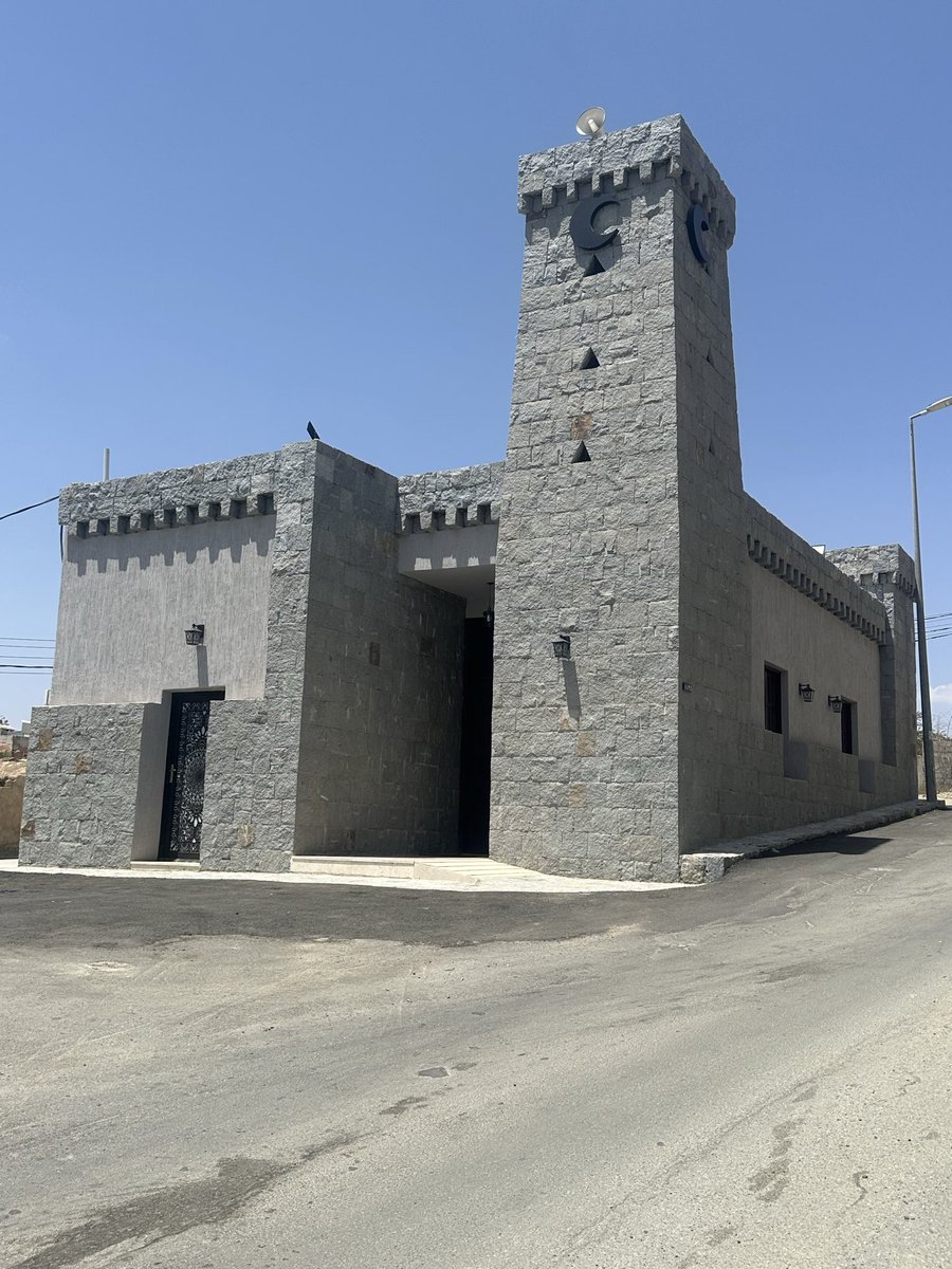 AlghonaimMosbe1's tweet photo. تم الانتهاء بفضل الله من البناء للمسجد وتأثيثه في محافظة بلجرشي وفق الهوية العمرانية للسروات منطقة الباحة وباستخدام الحجر المحلي . https://t.co/kLRGOzvLzB