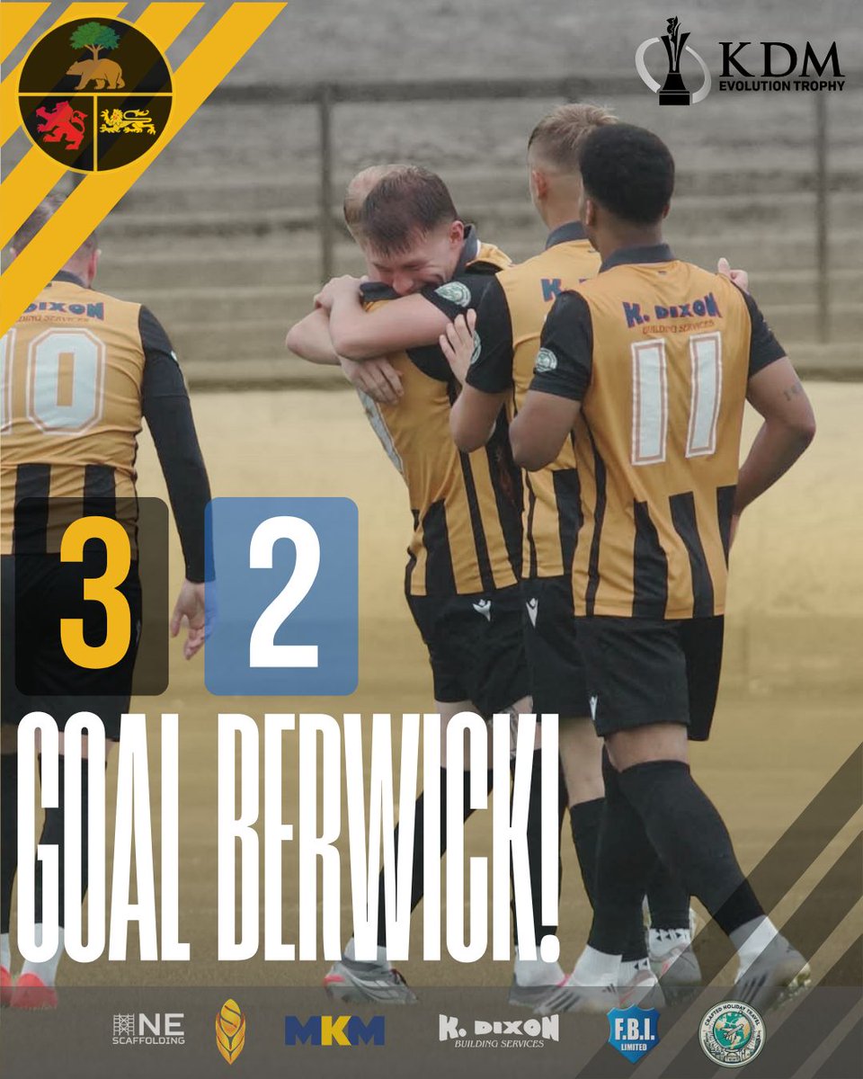 OfficialBRFC's tweet photo. ⚽ | GOAL BERWICK!!!

LIAM GREGORY FIRES IN AT THE DEATH!!

Berwick Rangers 3-2 Stranraer
90+4 minutes

🖤💛 https://t.co/cNC3Zfc5MB