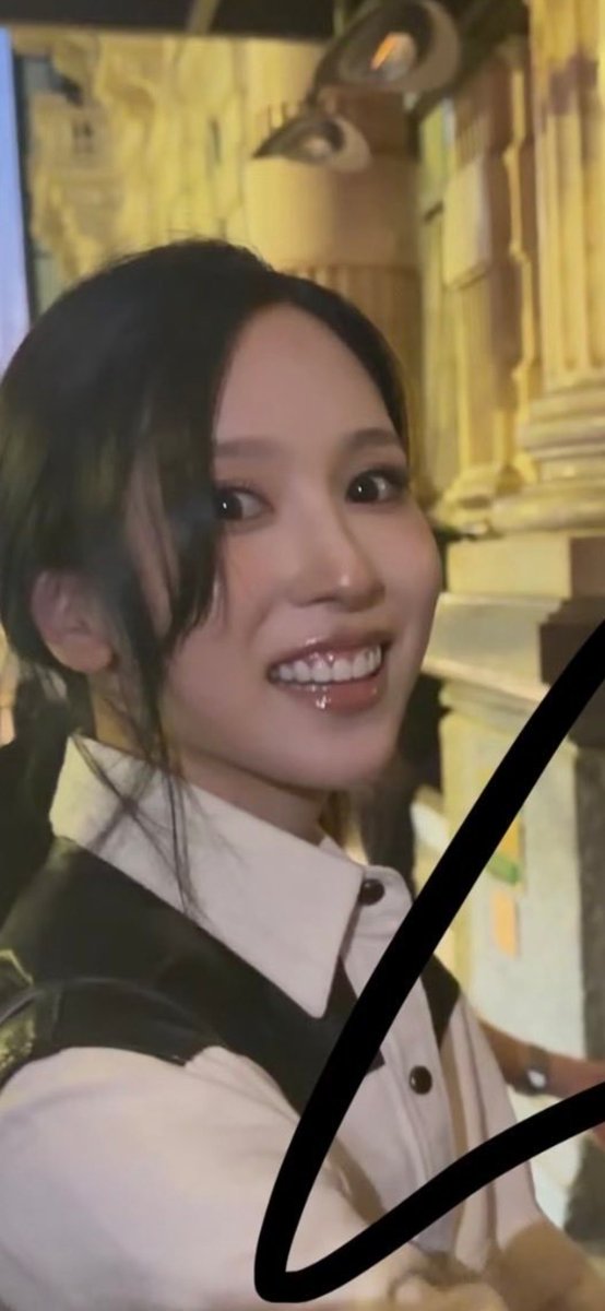 mncollarbone's tweet photo. Mina looks so happy and beautiful 😊 https://t.co/NSRG6lEDyx