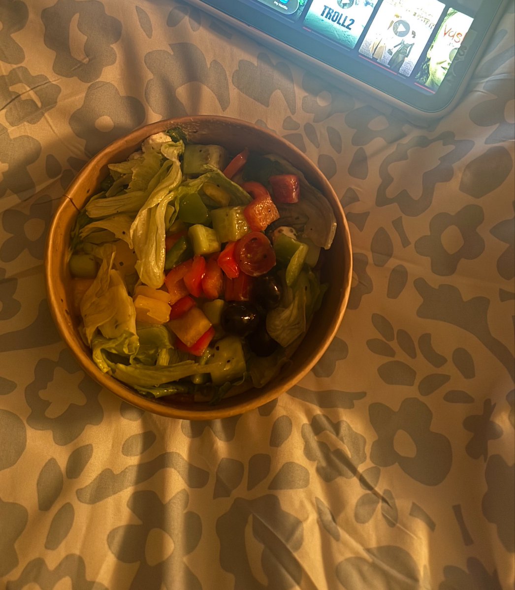 H_bentomar's tweet photo. Light dinner 😬 https://t.co/uNOZyPRDt1