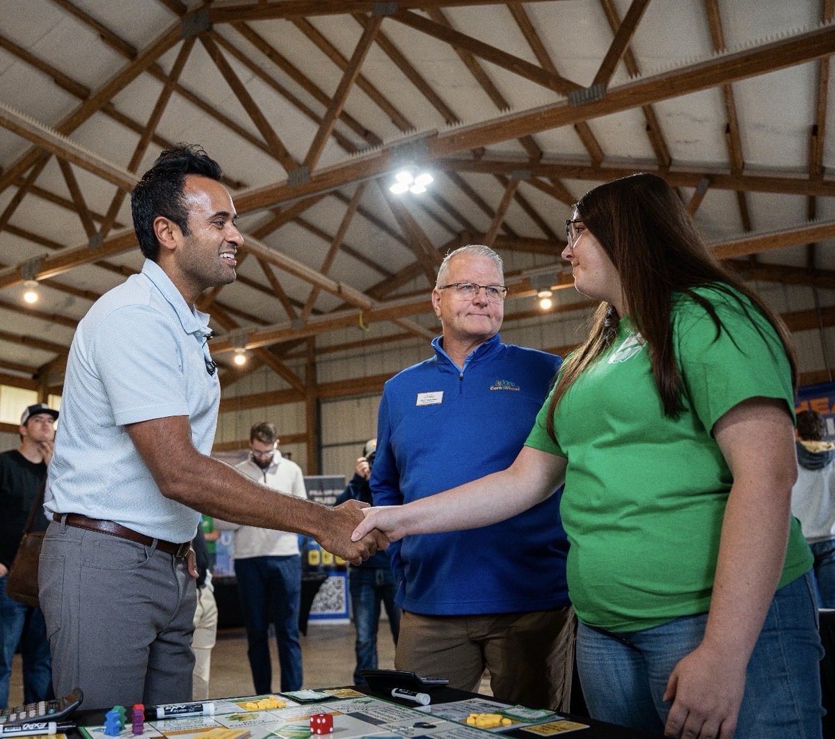 VivekGRamaswamy's tweet photo. Great to return to the Farm Science Review this year. It isn’t an easy time to be a farmer, but we’re fully behind the farming community in our state. Grateful to earn endorsements from Ohio’s Corn & Wheat Growers and the Ohio Cattlemen’s Association, both of which generally don’t endorse in Governor’s races. 🙏