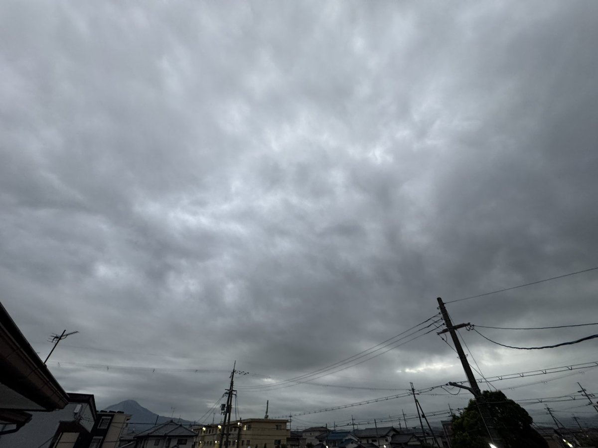 haru11nc39's tweet photo. おはようございます☁️
外気温20.1℃🌡

#イマソラ
#長浜市 https://t.co/ilIjHWTneA