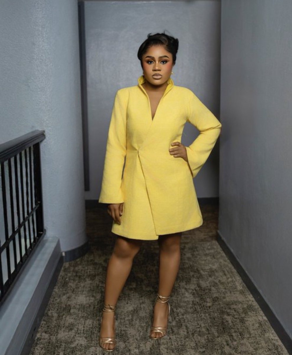Doc_disbelief's tweet photo. Dumbell  fans … when you are done posting edited pictures of Nomy.

Go and get your girl a stylist!

Ikpeba girl.. A.K.A Brief case.

#Bbnaija https://t.co/1OS8twUxYp