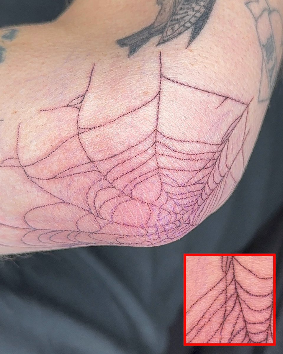 boygeniussource's tweet photo. Phoebe Bridgers’ new tattoos by Matt Vazquez! https://t.co/yidiWJa9Zj