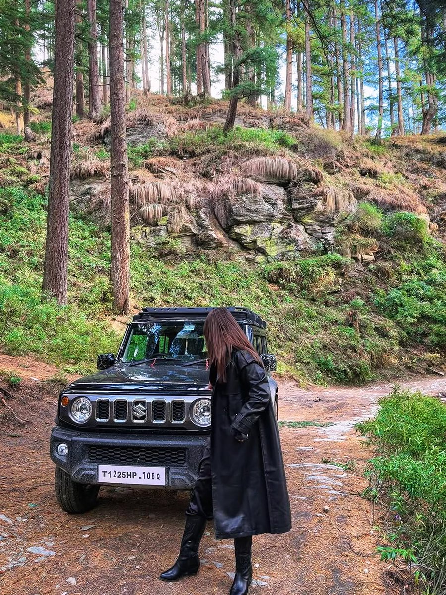 kavyathapar20's tweet photo. In another universe, this is where I’d like to exist ♾️🌲✨ https://t.co/Pz8Ivy3WVa