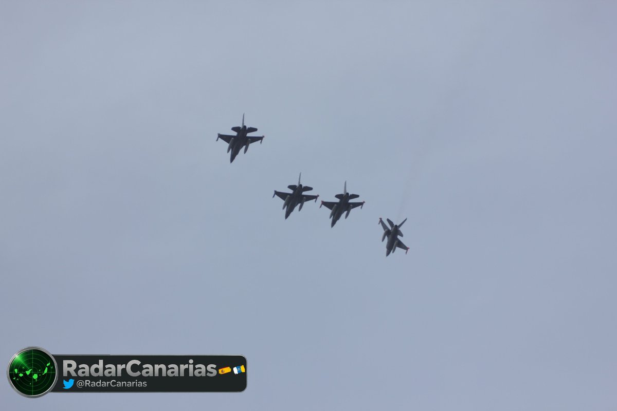 RadarCanarias's tweet photo. Argentinos, vuestros aviones han llegado sanos y salvos! https://t.co/7V747oFrkJ