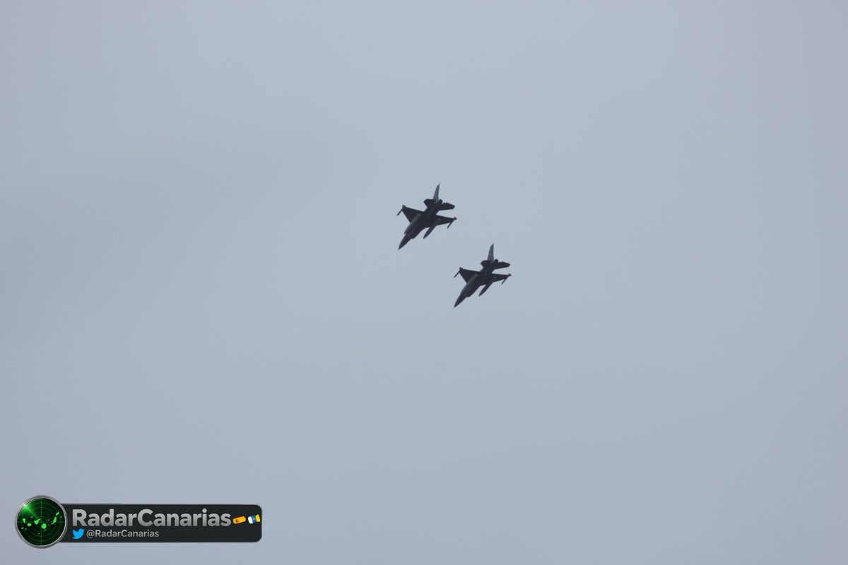 RadarCanarias's tweet photo. Argentinos, vuestros aviones han llegado sanos y salvos! https://t.co/7V747oFrkJ