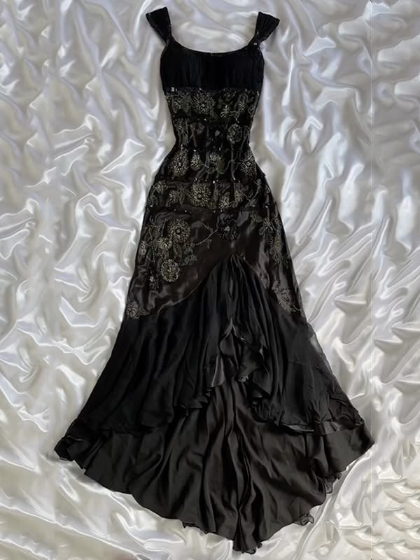 Ashtriip's tweet photo. @rommulas imma need u to put these dresses on please https://t.co/R0q8KKyIKv