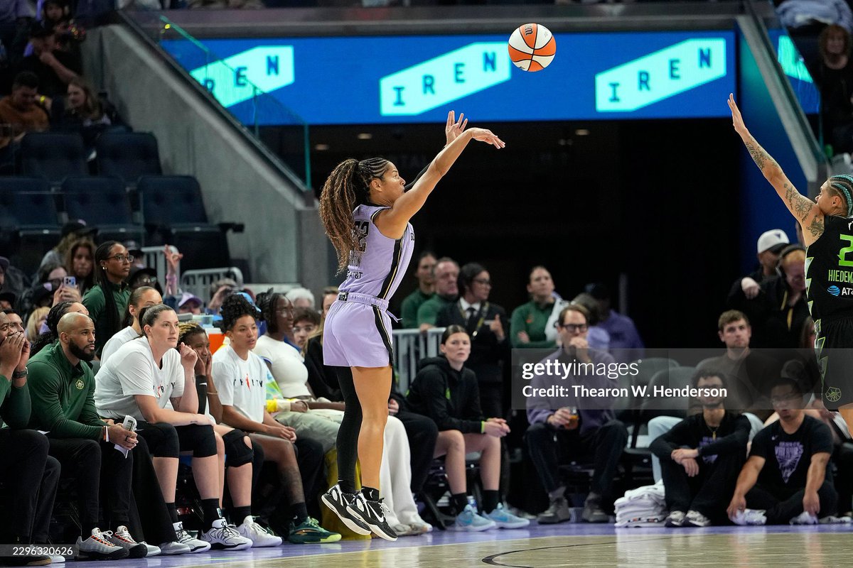 wbbmayer's tweet photo. Whatever metric you're using, you'll usually find Veronica Burton at or near the top.

And when we look at the ON/OFFS with her and Gabby Williams, it should be so clear who really runs this team on BOTH ENDS of the floor 😤

✅ shot form clean
✅ better on/off DRTG, ORTG, and DIFF
✅ 3rd in overall LEBRON impact