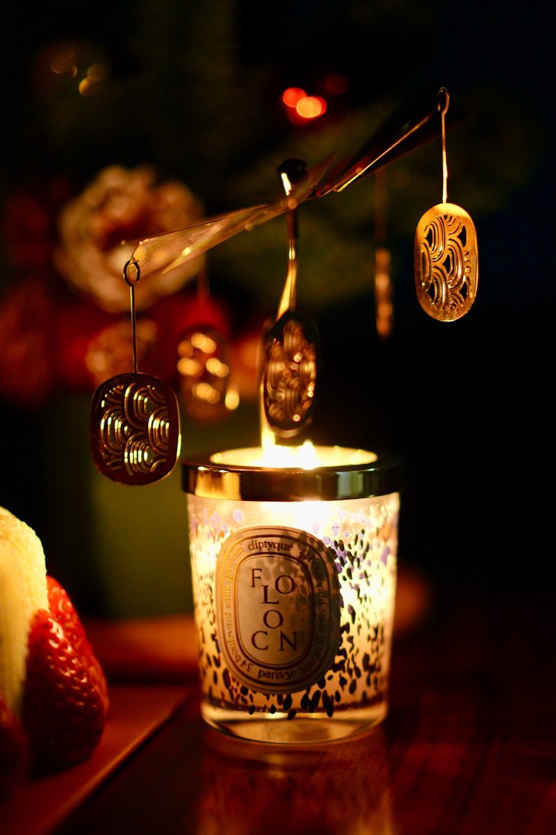 Raymind18101977's tweet photo. [Light up the candles, hug the ones you love—Hanukkah’s warmth is here!  #Hanukkah]， https://t.co/tZDOTRlLqF