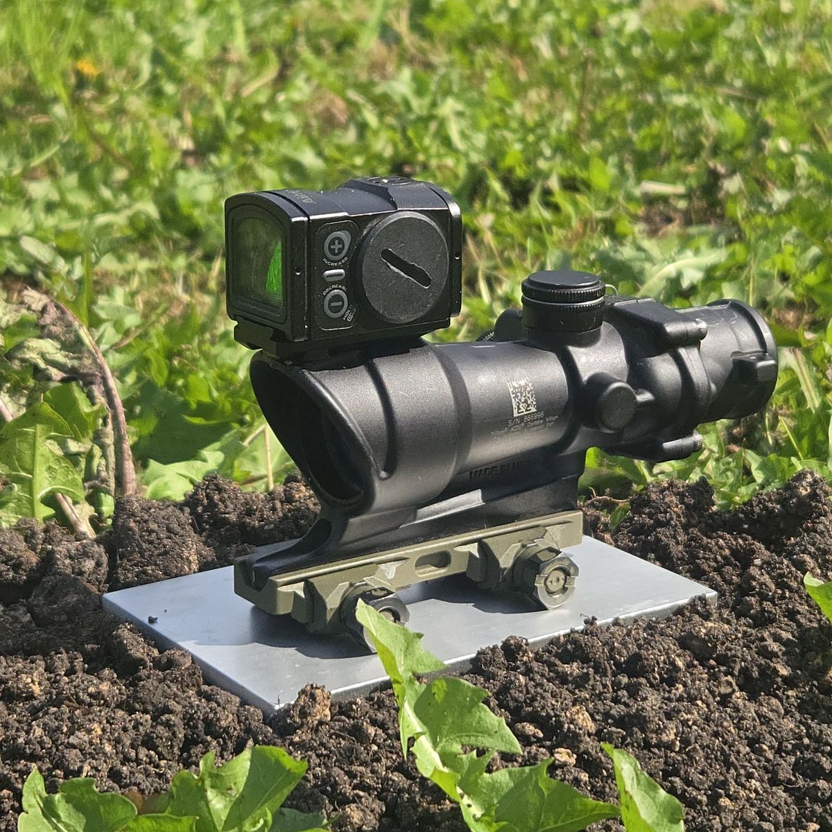 StakerPrecision's tweet photo. On top of @WeaponOutfitter Mk46 we have our NEW PRODUCT: The Back Up Reflex Terminal BURT, acro style optics mounting plate. Combining the most minimal Acog with Acro style optics. Especially for field rifles and belt feds, this should be best in class. 

Available now!!! https://t.co/nbyrvrlWqv
