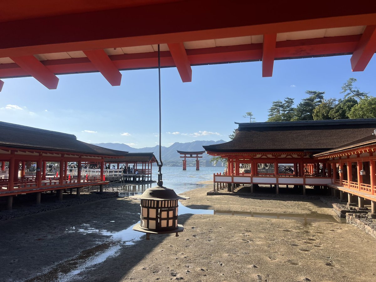 tetsuG1016's tweet photo. #みせん丸
#JR西日本宮島フェリー
#厳島神社
#大鳥居
#世界遺産 https://t.co/M8nENKpkgV