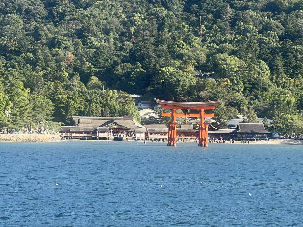 tetsuG1016's tweet photo. #みせん丸
#JR西日本宮島フェリー
#厳島神社
#大鳥居
#世界遺産 https://t.co/M8nENKpkgV