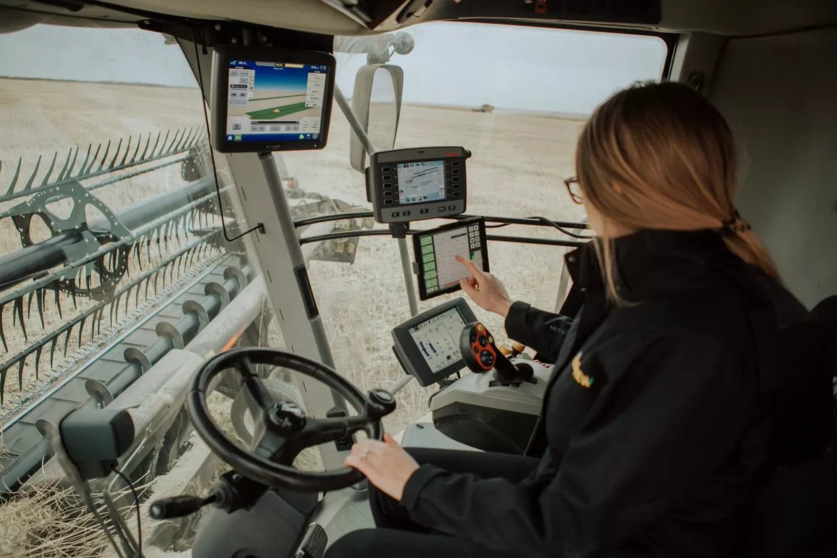 Bayer4CropsCA's tweet photo. What does better decision-making look like in the real world? 🤔

For Chris and Candace Bauer near Lake Lenore, SK, FieldView helps turn season-long data into insights they can use, from fungicide decisions to on-farm trials and harvest analysis.

Read how they're using FieldView to make every acre count: https://t.co/q1A0SVOxxL