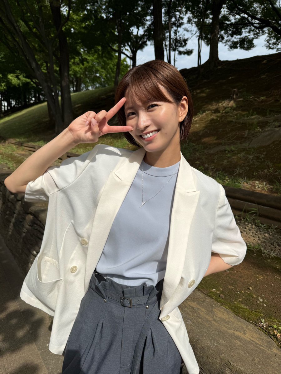 kokuhaku_ntv's tweet photo. 最終回と第1話の麻里子（岡崎紗絵）さん
◾️𝐨𝐟𝐟 𝐬𝐡𝐨𝐭◾️をお届け
━━━━━━━━━━

シルバーウィーク最終日ですね
この連休中もたくさんの方に
『土ドラ告白』をご視聴いただいております
本当にありがとうございます
連休最後の日もぜひ配信でお楽しみください

▼1〜3話+最終回のTVer配信は
※9/26(土)20:59まで
https://t.co/Redj53mKLy

▼Huluほかで全話配信中
https://t.co/zy3JfpuAzT

※Huluでは『ルポ・あの日の真実』も配信中
本編の事件から4年後の爽太と麻里子は
どういう関係に…!?

#土ドラ告白 主演：松村北斗