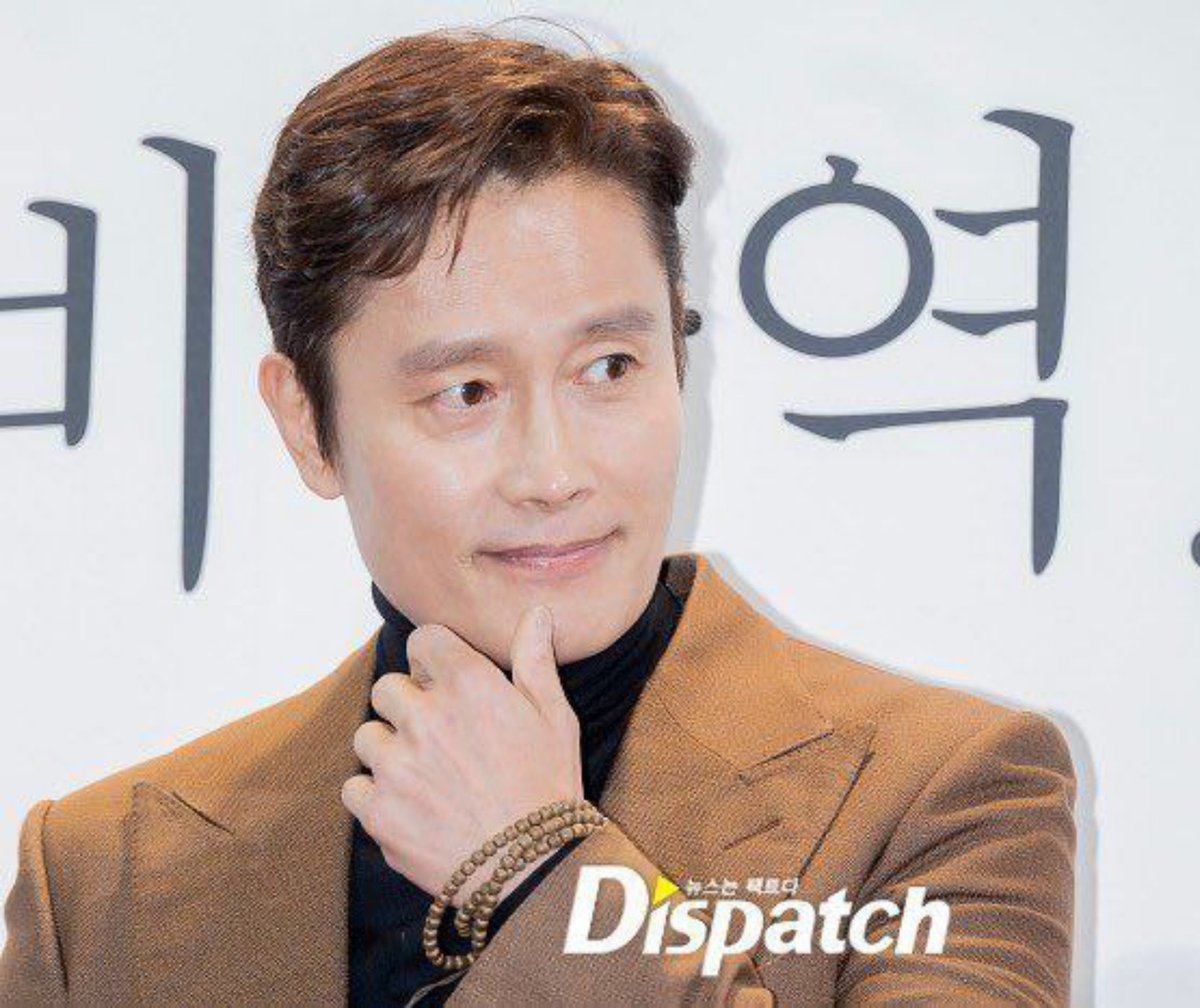 Leesouad12345's tweet photo. Lee Min Jung came with her son to support the event They watched the film and joined the GV after😍
 Such a supportive family!🤎🥹
#leebyunghun #jointsecurityarea #bhmj https://t.co/QxHaVyxCiR