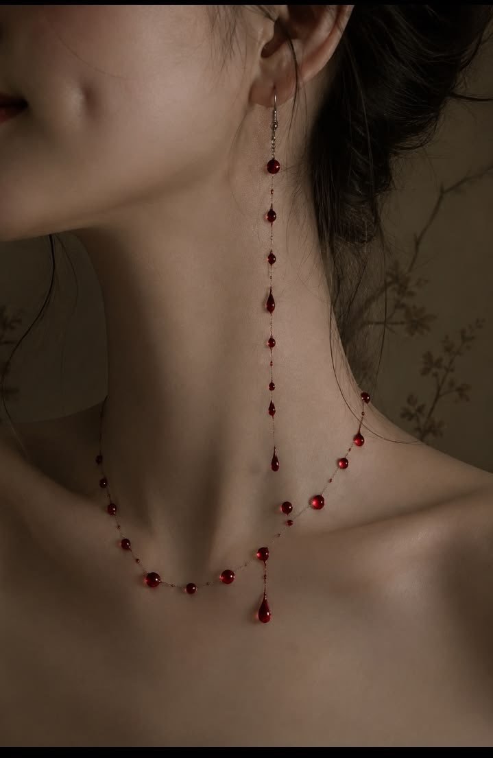 sophiaevaa_'s tweet photo. Blood drop necklace 🩸 https://t.co/OsI7M4Mrgk
