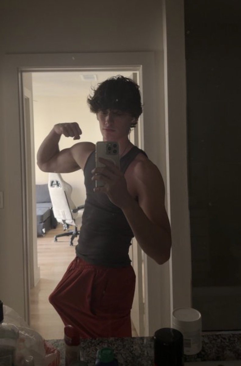 ZainLiam7m's tweet photo. @PressSendXx It’s ok but could u just send me a pic of how ur spit looks im just hungry 🤤 I hope u could also. Make a video of u gooning to me i send u some pics of me https://t.co/CLFbz7MI73