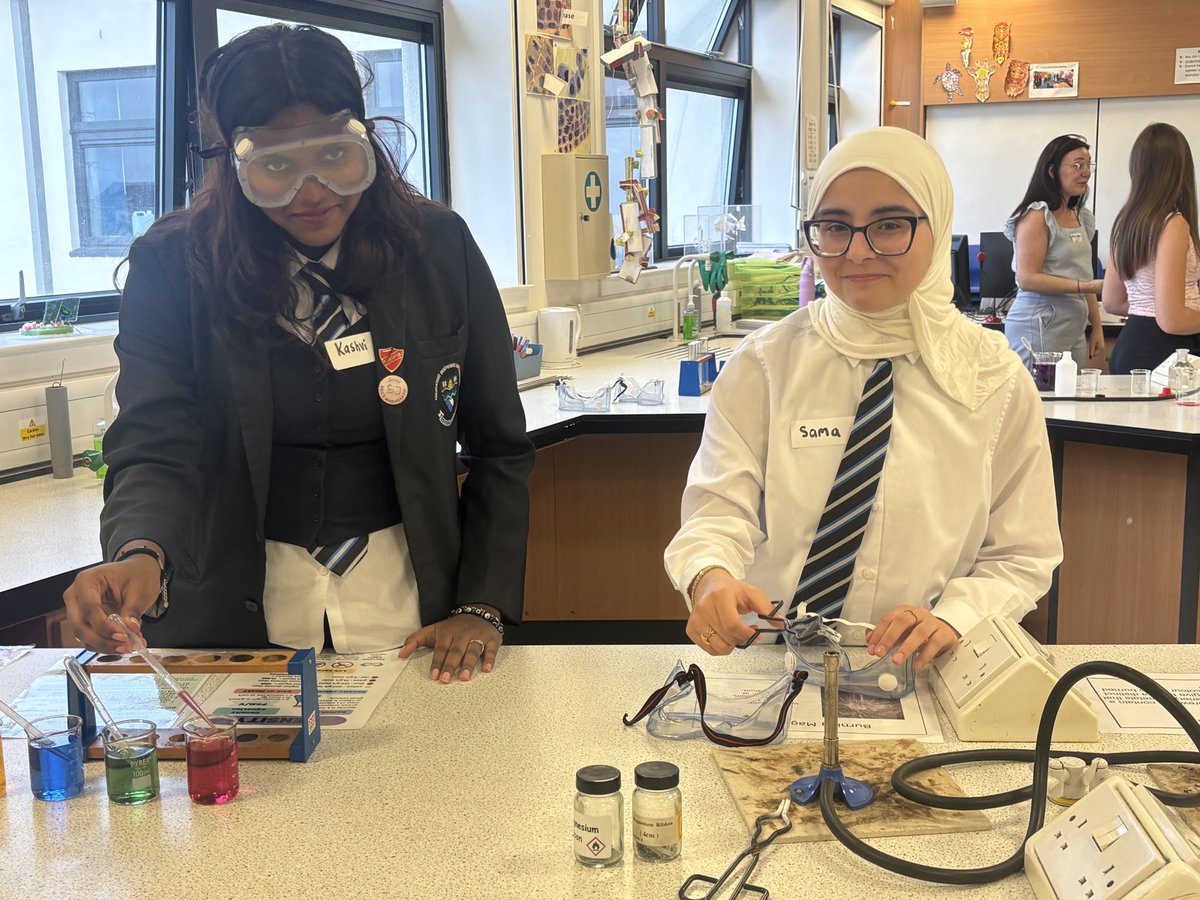 mrs_k_martyn's tweet photo. Well done to our BGE and Senior Phase Science Ambassadors for leading the P7 open evening tonight! 🤩 🧫🧪🧬🔬@BishopbriggsAC https://t.co/EeQ3m3Bp5j