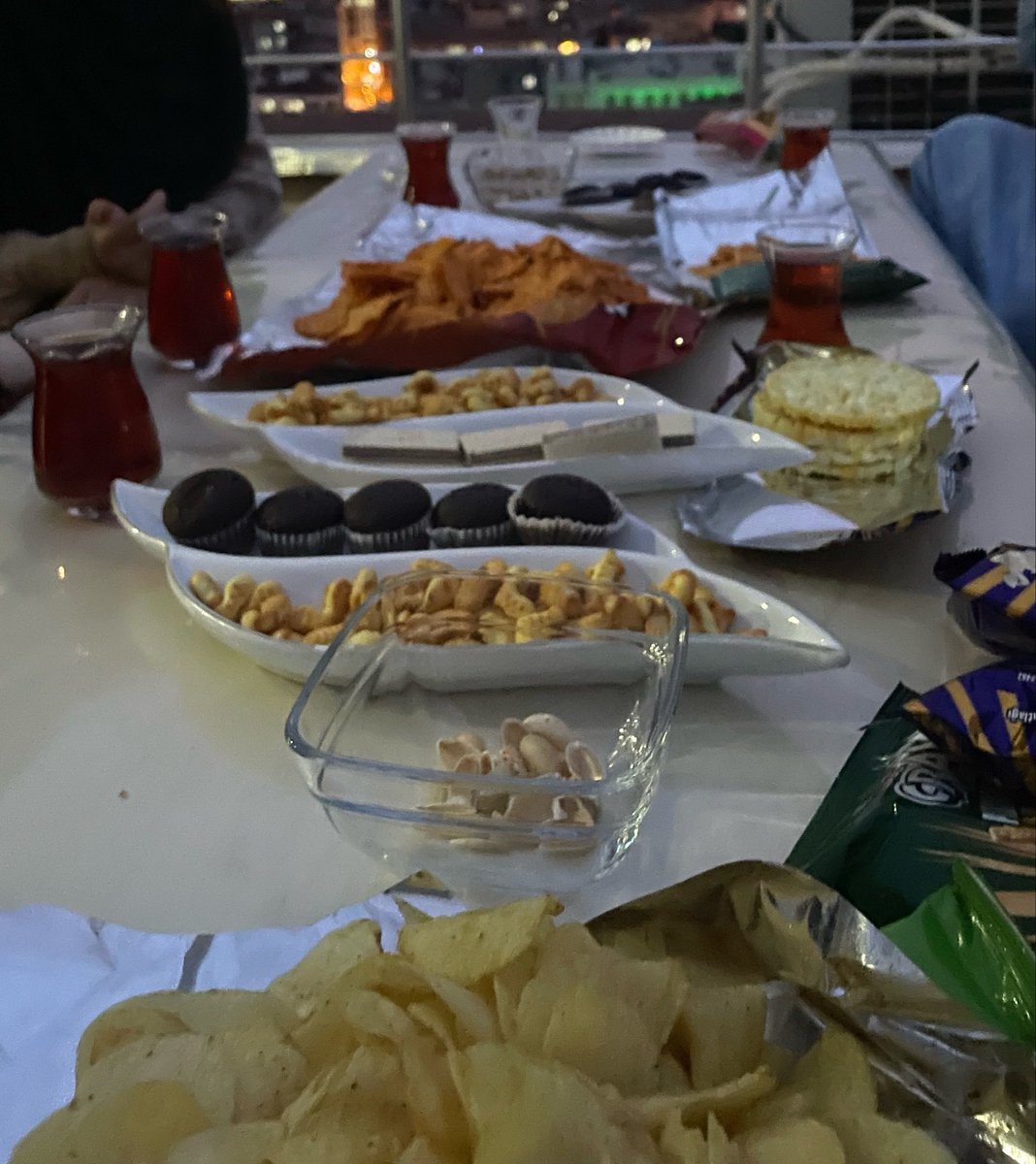 aysesmaaa's tweet photo. beraber okuduğun arladaşlarının medresesine çaya gittin ✨ https://t.co/pBAG6KvQKK