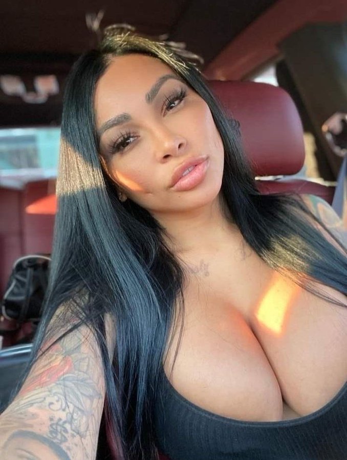 Brittanya2sexy's tweet photo. In my Rolls Royce 🚙🚙🚙
https://t.co/TW0SFQZBHu https://t.co/xhSlKsHoCb