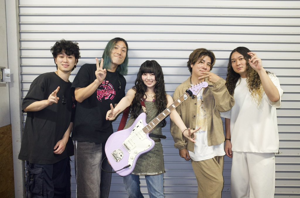 TakutoYamachika's tweet photo. ふみの @FUMINO_official 
初ワンマンライブツアー2026
「僕のすべてを知ってるような君だから」

名古屋・大阪公演にドラムで参加させていただきました🥁

素晴らしい音楽、素晴らしいメンバー・スタッフの皆さまとご一緒できて、そしてこのツアーの音楽の一部になれたこと、とても光栄です！

ありがとうございます！

#ふみの　#ふみののツアー
#僕のすべてを知っているような君だから