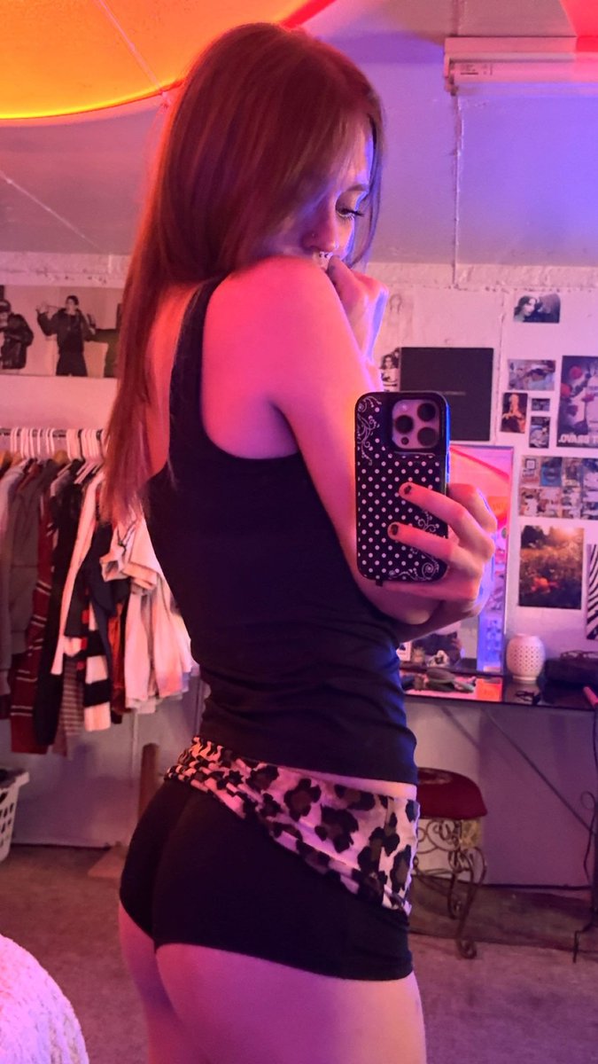 Sgsdcvuq3f's tweet photo. DM to trade #bops #ass #sexy #nsfw https://t.co/oE6svOYDbY
